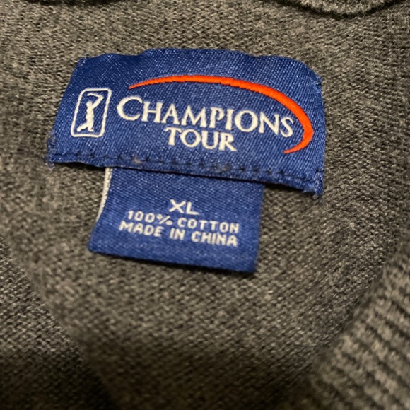 Cute v neck - Picture 2 of 3